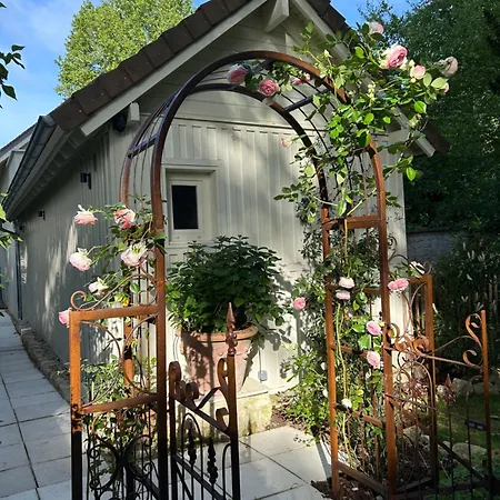 Au Coeur De Adam - Le Clos De Oda ve Kahvaltı